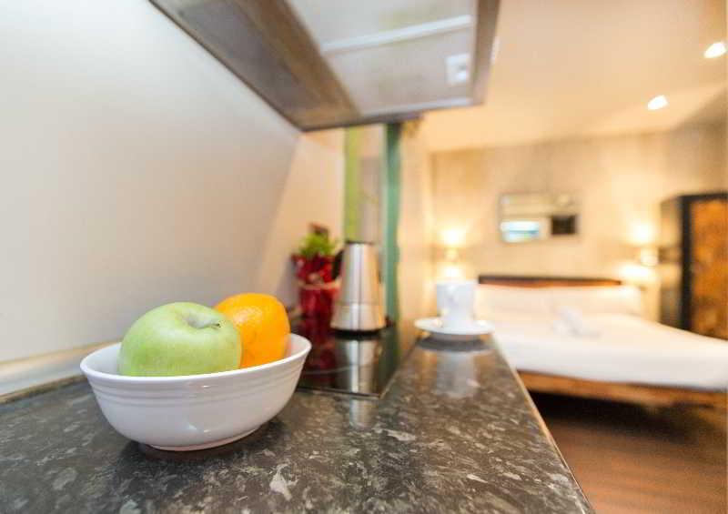 Ainb Born-Dames Apartments บาร์เซโลนา ภายนอก รูปภาพ